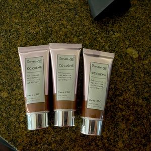 Brand new Creme’ Shop CC Crème